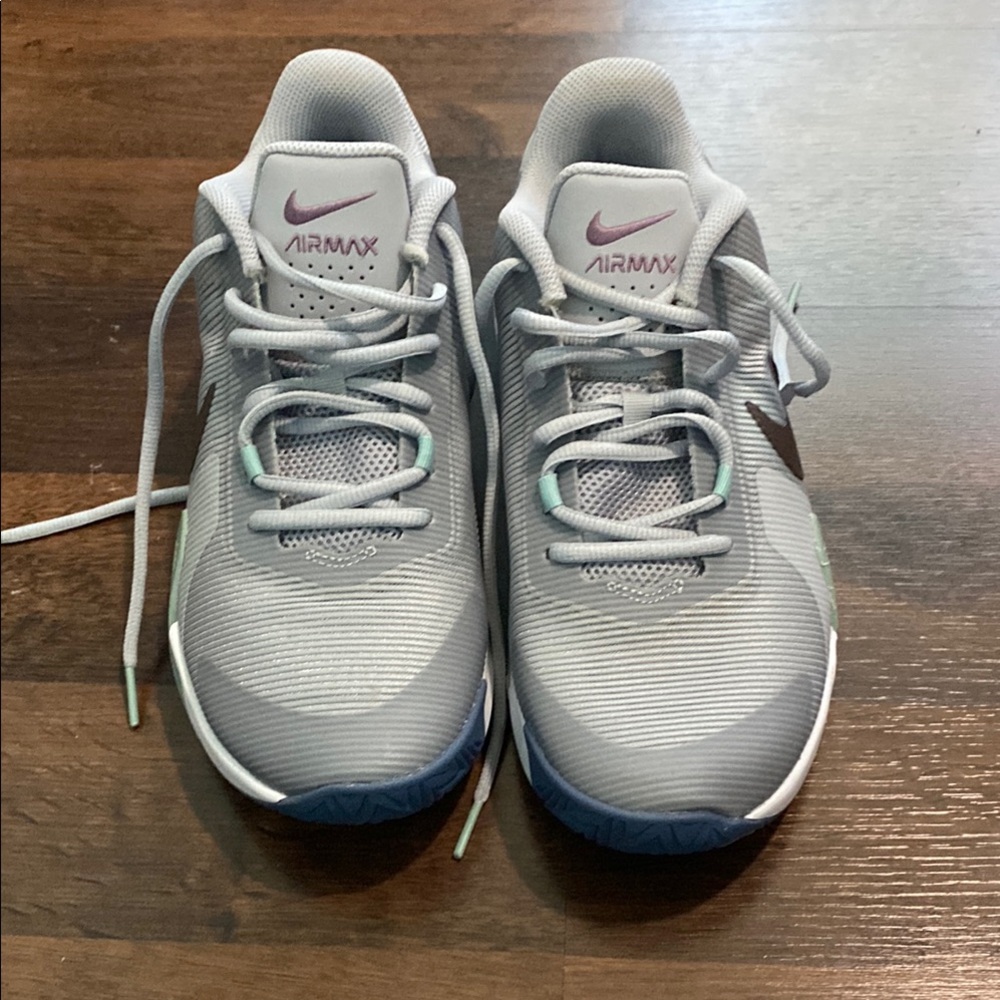 Nike Gray Sneakers Sporty Design